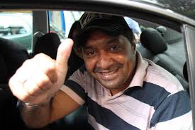Deputado federal mais votado do Brasil - eleito com 1,3 milhão de votos - Francisco Everardo Oliveira Silva, o Tiririca (PR), foi absolvido pelo juiz da 1ª ... - 67428