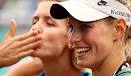 Laura Ludwig (l.) und Sara Goller sind erfolgreich in die Beachvolleyball-WM ...