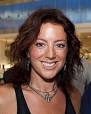 http://upload.wikimedia.org/wikipedia/commons/thumb/8/82/Sarah_McLachlan_29_July_2010.jpg/220px-Sarah_McLachlan_29_July_2010.jpg
