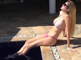 B&aacute;rbara Evans mostra o corp&atilde;o de biqu&iacute;ni no Instagram - Famosos ...