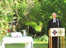 Pastor Christian Hüttmann bei der wunderbaren Predigt - Pattensen
