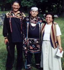 Michel Gros Louis (centre) with two Chippewa friends at the 1999 Midland gathering of the Huron Wendat ... - wqossos05