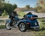 2012 Harley-Davidson FLHTCUTG Tri Glide Ultra Classic Review