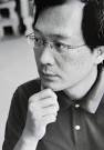 於舊金山藝術大學工讀碩士。