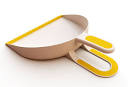 Foot-dustpan by Matthias Lange » Yanko Design