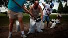Eerie similarites: Isaac follows track of Katrina, evacuations ...
