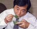 カイワレを貪る菅直人