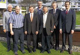 Darüber freuen sich (von links) Hansjörg Seeh, der neue medizinische Leiter Siegfried Sauter, Klaus Dahlmeyer, Fritz Ramsaier, Stephan Maier, ...