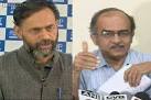 adeptpage|Expelled rebels Prashant Bhushan, Yogendra Yadav train.