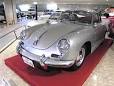 voiture dans un champ