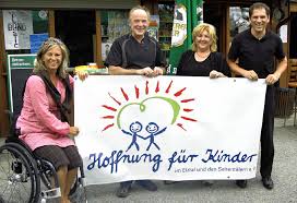 Esther Weber, Anton und Gabi Hoch sowie Dieter Kupferschmidt (von links) freuen sich aufs Benefizkonzert mit Covers Finest. Foto: Silke Nitz - 17129279