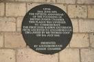 commemorative plaque - via Daymix