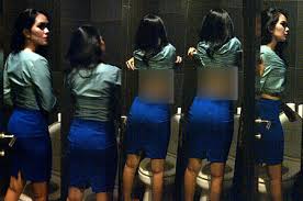 Kartika Putri lagi ganti baju