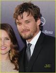 sophia bush austin nichols butterfly ball 03 - images?q=tbn:ANd9GcRD4T9ULp4e5kafCU2sCbrh6XyTqp9bhGcKK9nQ5inWebQzWo6g4FW92JUT