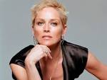 Tweet. Sharon Stone sarà la superospite della seconda puntata di Amici.