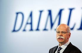 Inge Nowak, 04.04.2012 21:03 Uhr. Daimler-Chef Dieter Zetsche musste sich die Kritik der Aktionäre anhören. Die Wettbewerber BMW und Audi zeigten den ... - media.media.f50c1266-3910-4ad3-8166-80e58f324f71.normalized