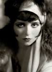 http://loveliverspread.files.wordpress.com/2011/06/clara-bow.jpg