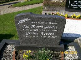 Grab von Gesine Gerdes (21.01.1910-20.12.2001), Friedhof Critzum