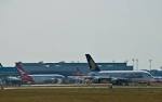 File:Qantas and Singapore Airlines Airbus A380 at TBIA.jpg ...