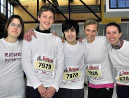 Iris Paul und Heidi Schweizer sowie Ali Ksaibani und Sebastian Wiesler nahmen am Halbmarathon in Freiburg teil