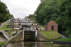 Barges and boating, locks and canals Images?q=tbn:ANd9GcRHNpMrv2iKJu4jtOvrHu79TFE2sU0MJbJOfc2TvjTedHCc2vxCnw