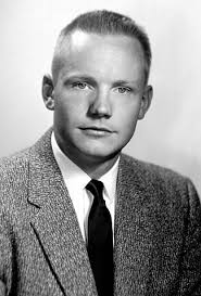 Neil Armstrong - images?q=tbn:ANd9GcRHa-rbeQz8ORhYgmIrti4EMGReu42ofrynvn4zNPxq9p3n9A