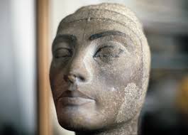 Joanne Fletcher claimed that the female mummy found in the tomb of Amenhotep II was the body of Queen Nefertiti. Most archaeologists have rejected this ... - head