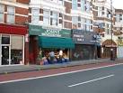Grocers shop on Muswell Hill Broadway with healthy eating advice. - via Daymix