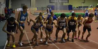 Jan Sereny setzte sich auf der Hallenrunde in 26,97 sec knapp vor Andreas Stahlmann durch, der 27 31012186kl ,24 sec lief. Corinna Nüsse finishte in ...