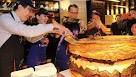 Singapores biggest hamburger weighs more than 100kg - Singapore.