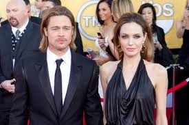 Brad Pitt und Angelina Jolie lassen sich angeblich Partner-Tattoos stechen. Brad Pitt und Angelina Jolie wollen sich zur Feier ihrer Verlobung dieselbe ...