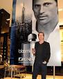 Mark Vanderloo feiert in New York den Launch des neuen DKNY-Parfüms