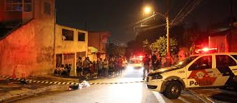 Mulher &eacute; morta com 2 tiros na cabe&ccedil;a durante assalto na zona leste ...