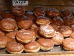 File:Paczki - stos.JPG - Wikimedia Commons