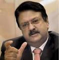 Addressing the media here on Monday, Piramal Group Chairman Ajay Piramal ... - 06bmrsu01_Vodafone__915858e