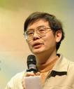 中科院计算技术研究所研究员胡伟武在回答学生提问。胡津南摄