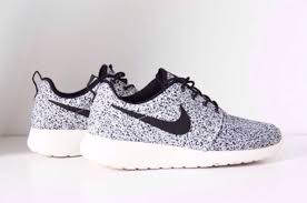 Shoes: nike roshe run, nike shoes womens roshe runs, black, white ...