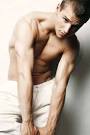 http://www.mostbeautifulman.com/actors/FreddieStroma/images/pic09.jpg