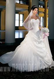 اجدد فساتين زفاف للعروس 2013 Images?q=tbn:ANd9GcRZiq8msyS79QeYz-h2JClrjLlqkhuQwbuKHJW64-RJlx9QjwlA-A