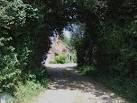 This cottage is off a track up to Fox Meadow Kennels &amp; Cattery. - via Daymix