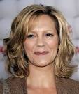 Wendy Schaal Hairstyles | Celebrity Hairstyles by TheHairStyler.