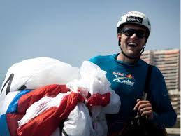 Der Sieger der Red Bull X-Alps 2009 heißt Christian Maurer ... - 343668497-christian-maurer-bull-x-alps-g77boatoz09