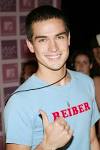 http://www.celebrityring.info/images/pictures/Alfonso-Herrera-2.jpg