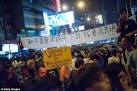 Hong Kong protesters attacked by shop owners as they are losing.