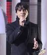 http://upload.wikimedia.org/wikipedia/commons/thumb/5/57/Nobel_Peace_Price_Concert_2009_Luis_Fonsi3.jpg/220px-Nobel_Peace_Price_Concert_2009_Luis_Fonsi3.jpg
