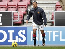 Der norwegische Junioren-Nationalspieler steht momentan bei Manchester United unter Vertrag, wo er in der Reservemannschaft zum Einsatz kommt. Joshua King