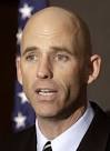 Sheriff Babeu says he's gay, denies threat to deport ex-