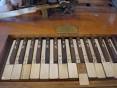 A piano. - via Daymix