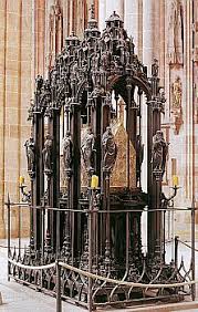 Peter Vischer nach dem Entwurf von Adam Kraft: Sebaldusgrab, 1508 - 1519, in der nach Sebaldus benannten Kirche in Nürnberg - Sebaldus2