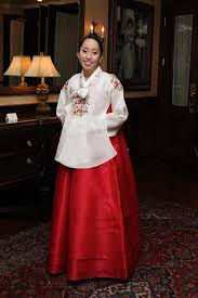 korean haristyle and hanbok Images?q=tbn:ANd9GcRiufi5nHxN57abPo81Qw8AwEOO6rOd25tmSim2D4oqwL12xbXyZA